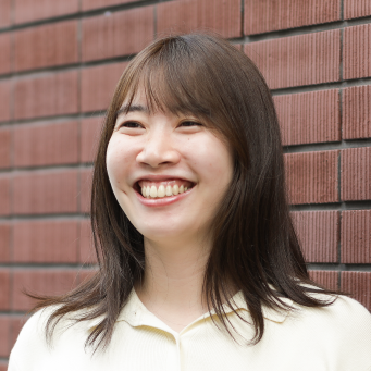 社員インタビュー
山本恵さん←都築さん